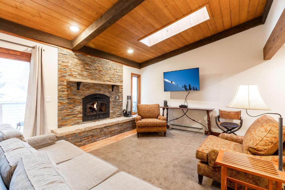 Meadow Creek Townhome by Vail Realty